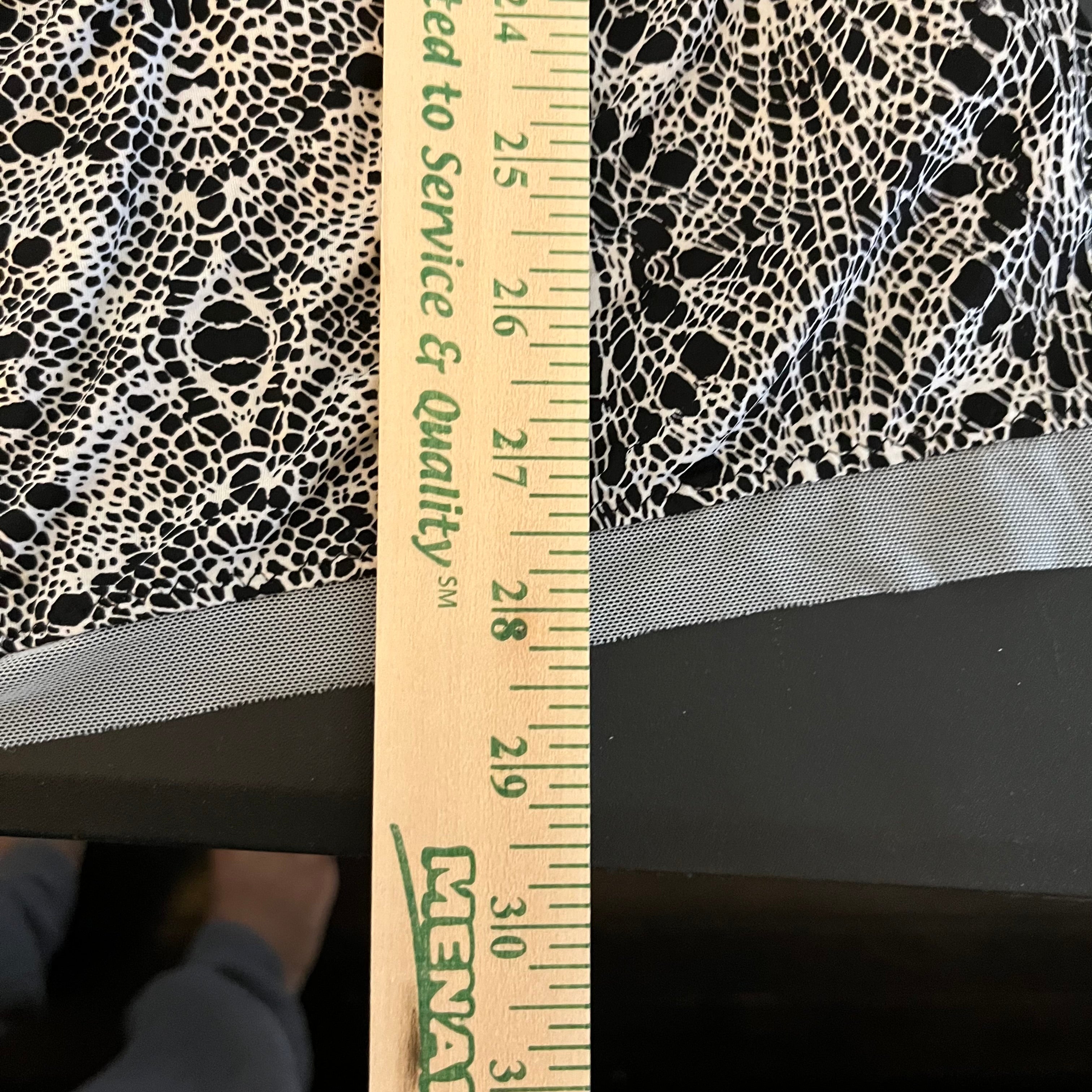 (L) 2000s patterned slip with blue lace trim