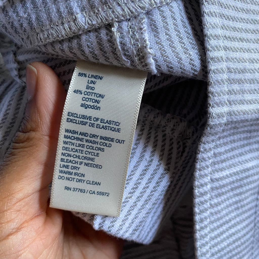 (8P) White and gray pinstripe linen cotton blend capri pants