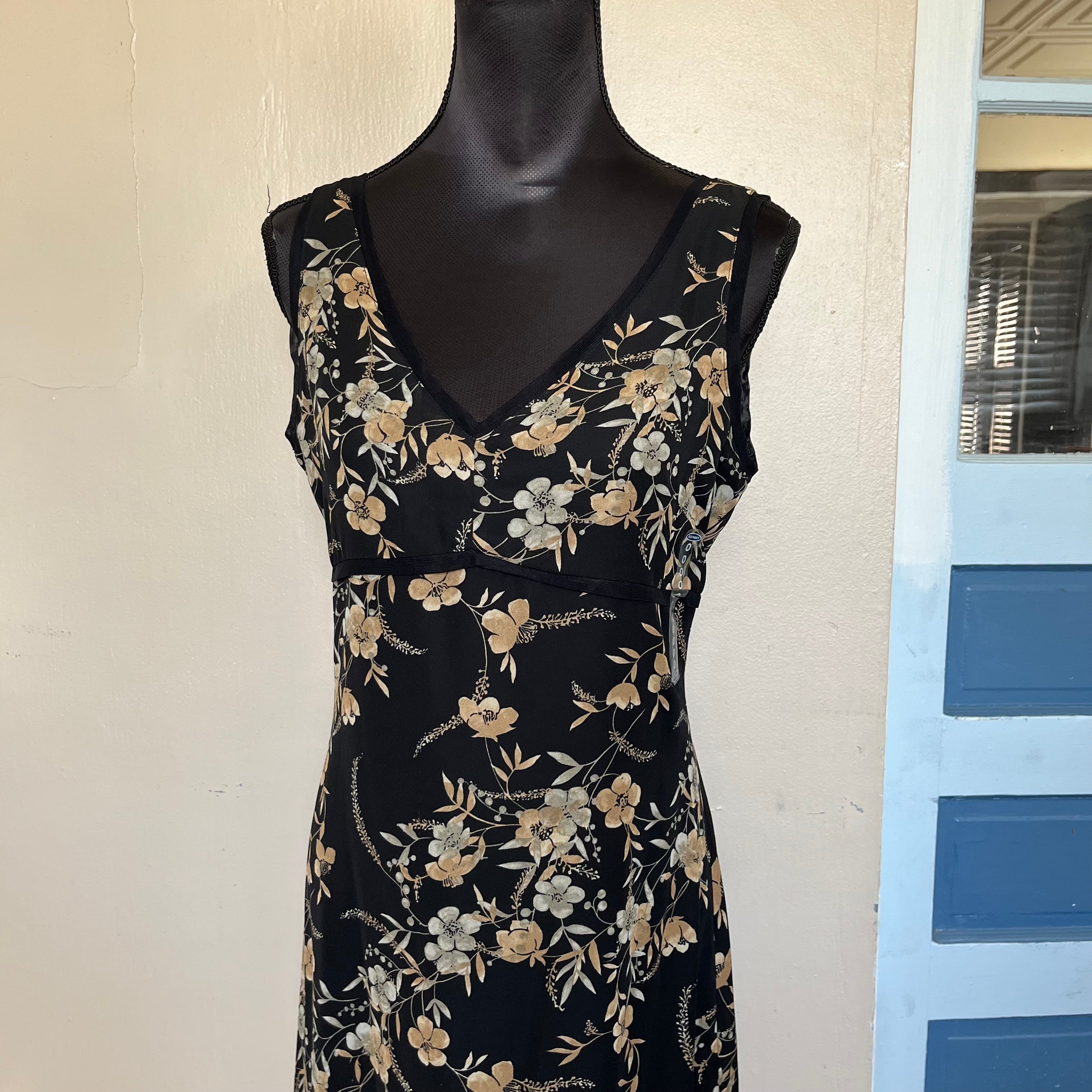 (8/M) NWT Old Navy black and tan floral maxi dress