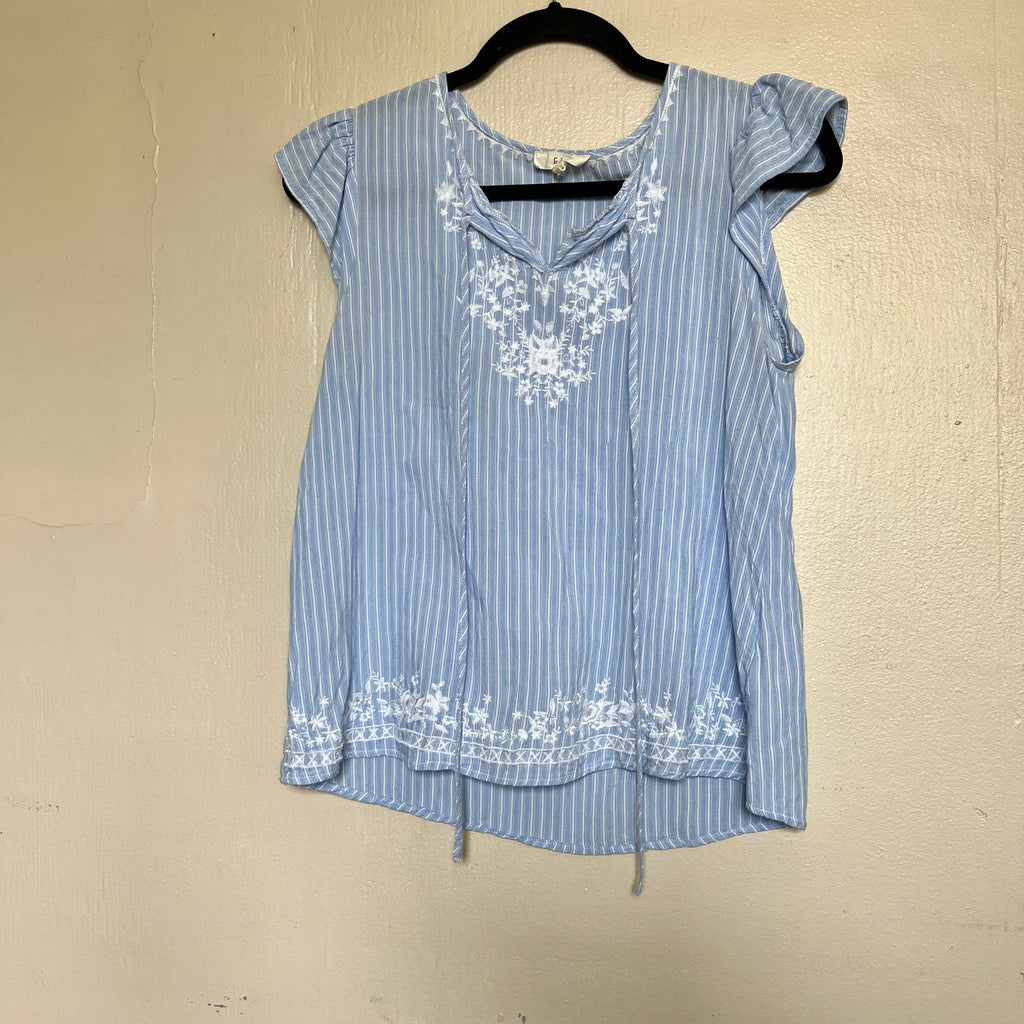 (S) Blue and white pinstripe floral embroidered blouse
