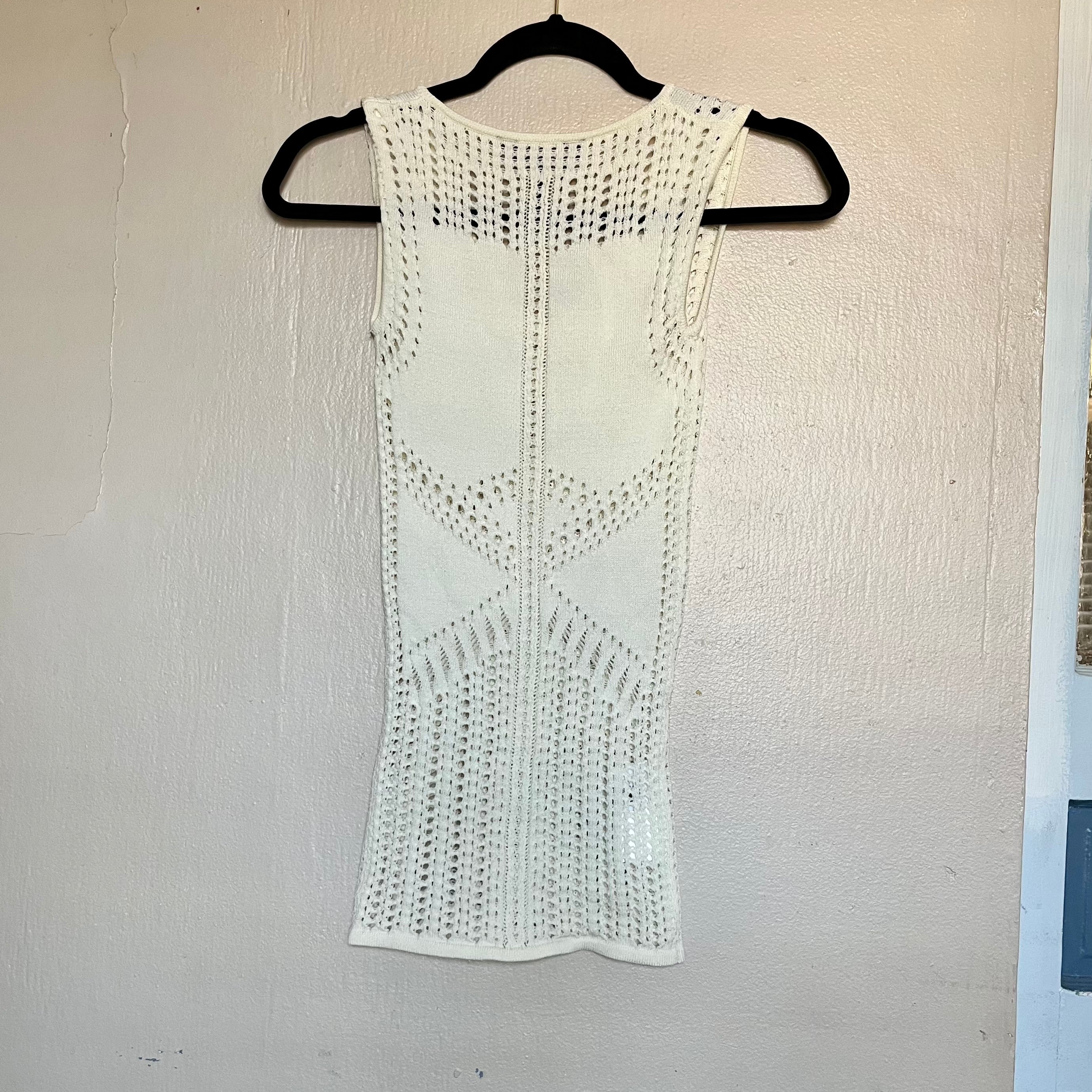 (XS) BCBG indie sleeze white crochet tank top