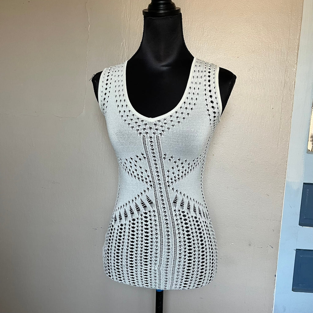 (XS) BCBG indie sleeze white crochet tank top