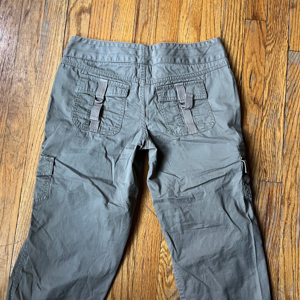 (5) Hang Ten 100% cotton earthy green cargo capri pants