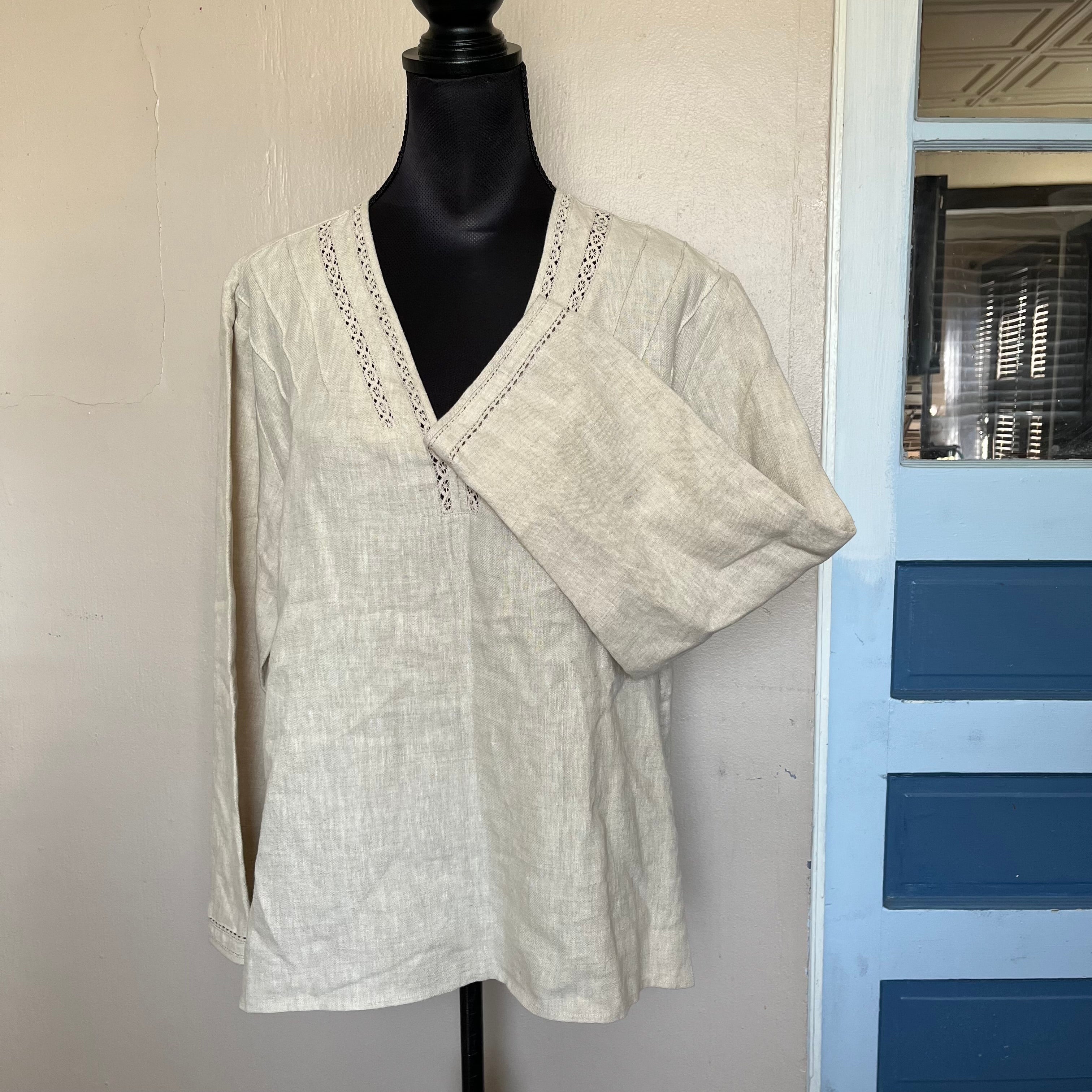 (XL) Chicos 100% linen cream v neck peasant top