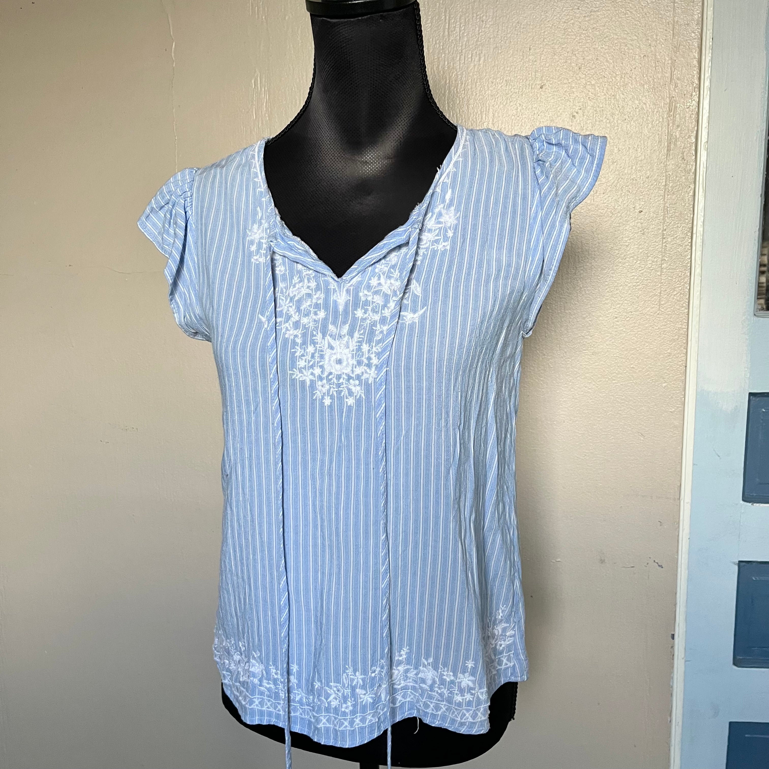 (S) Blue and white pinstripe floral embroidered blouse