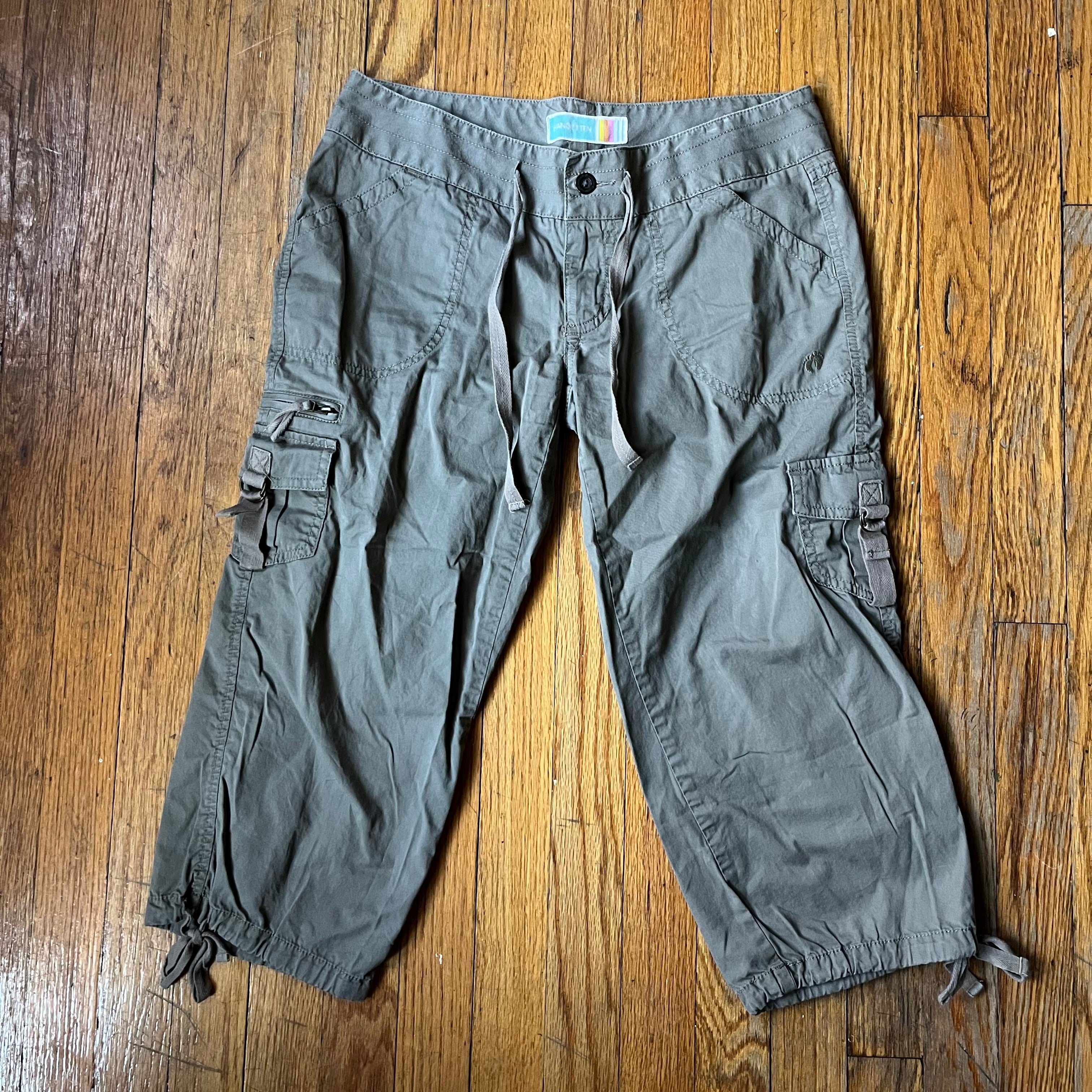 (5) Hang Ten 100% cotton earthy green cargo capri pants