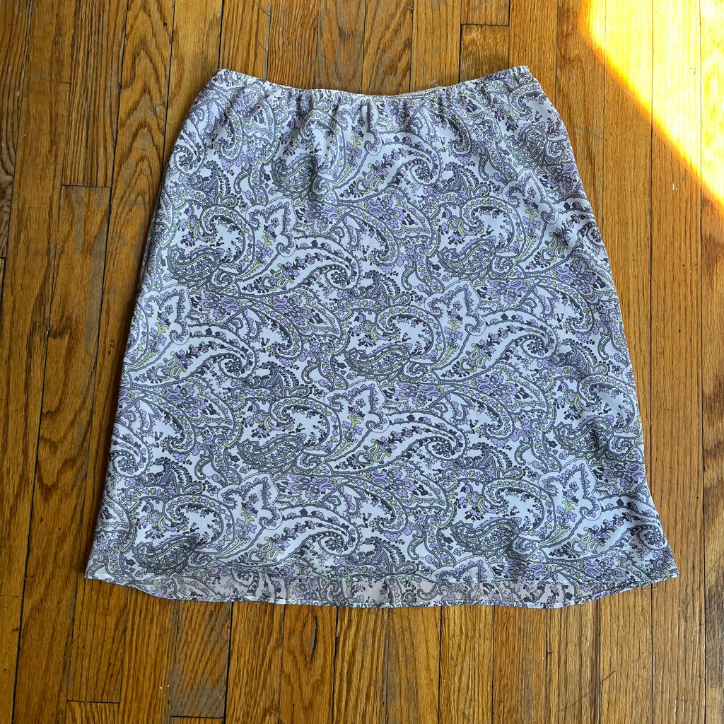 (12) Purple and white paisley print fairy midi skirt
