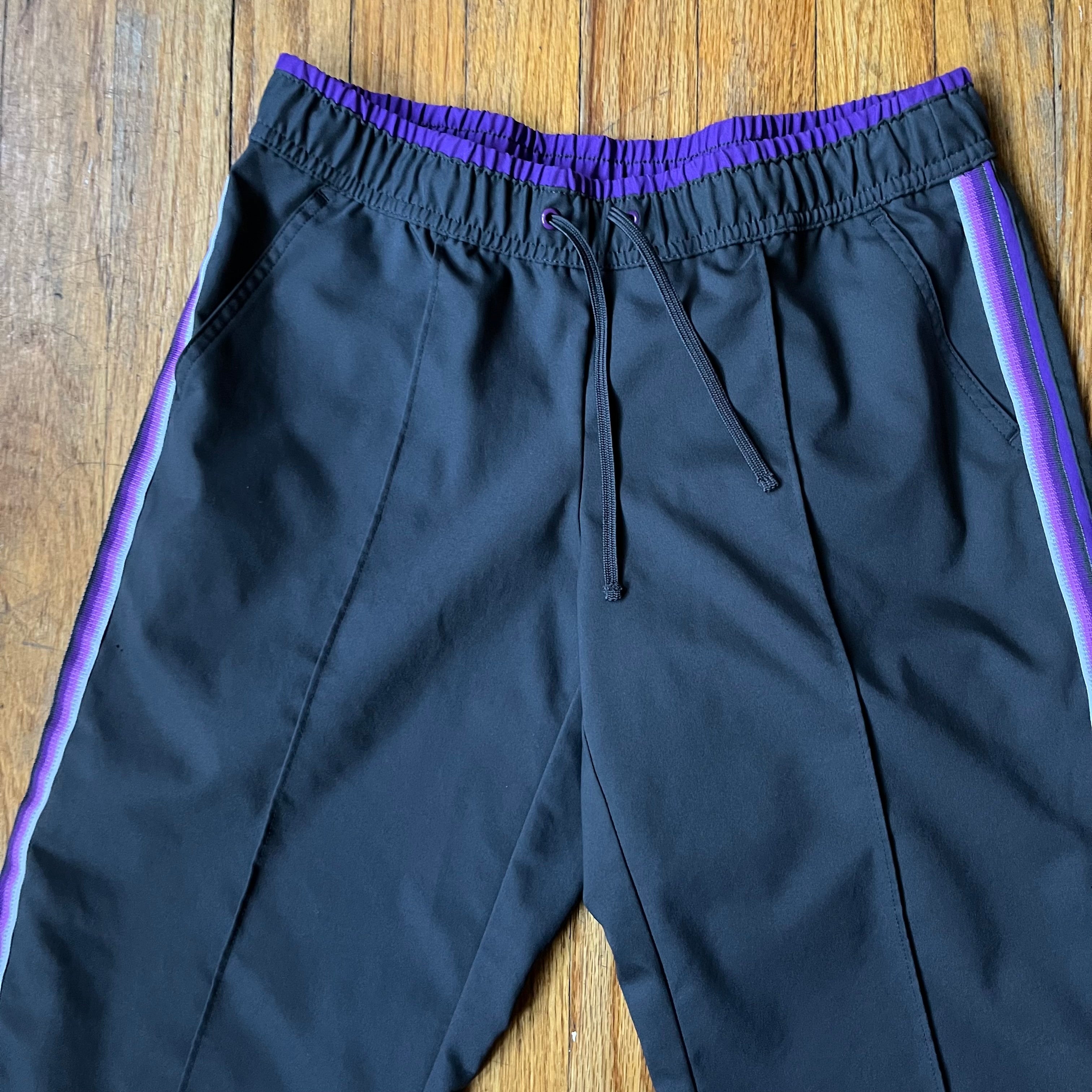 (Petite S) 2000s purple and black yoga capri pants
