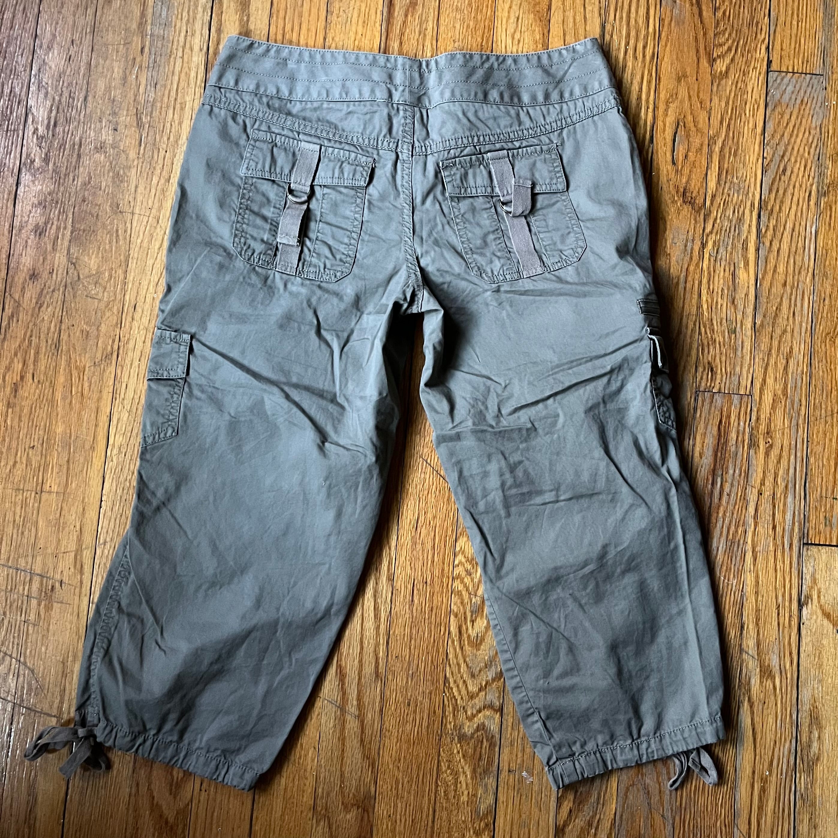 (5) Hang Ten 100% cotton earthy green cargo capri pants