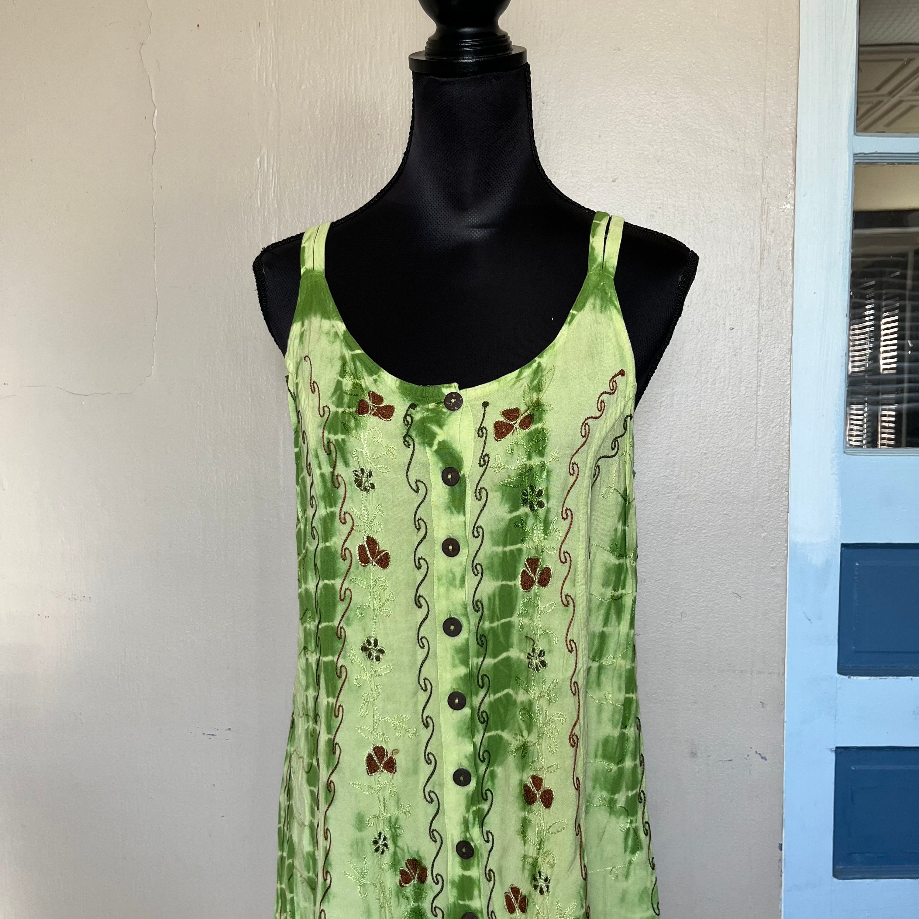 (One Size) Earthy green tie dye embroidered maxi dress