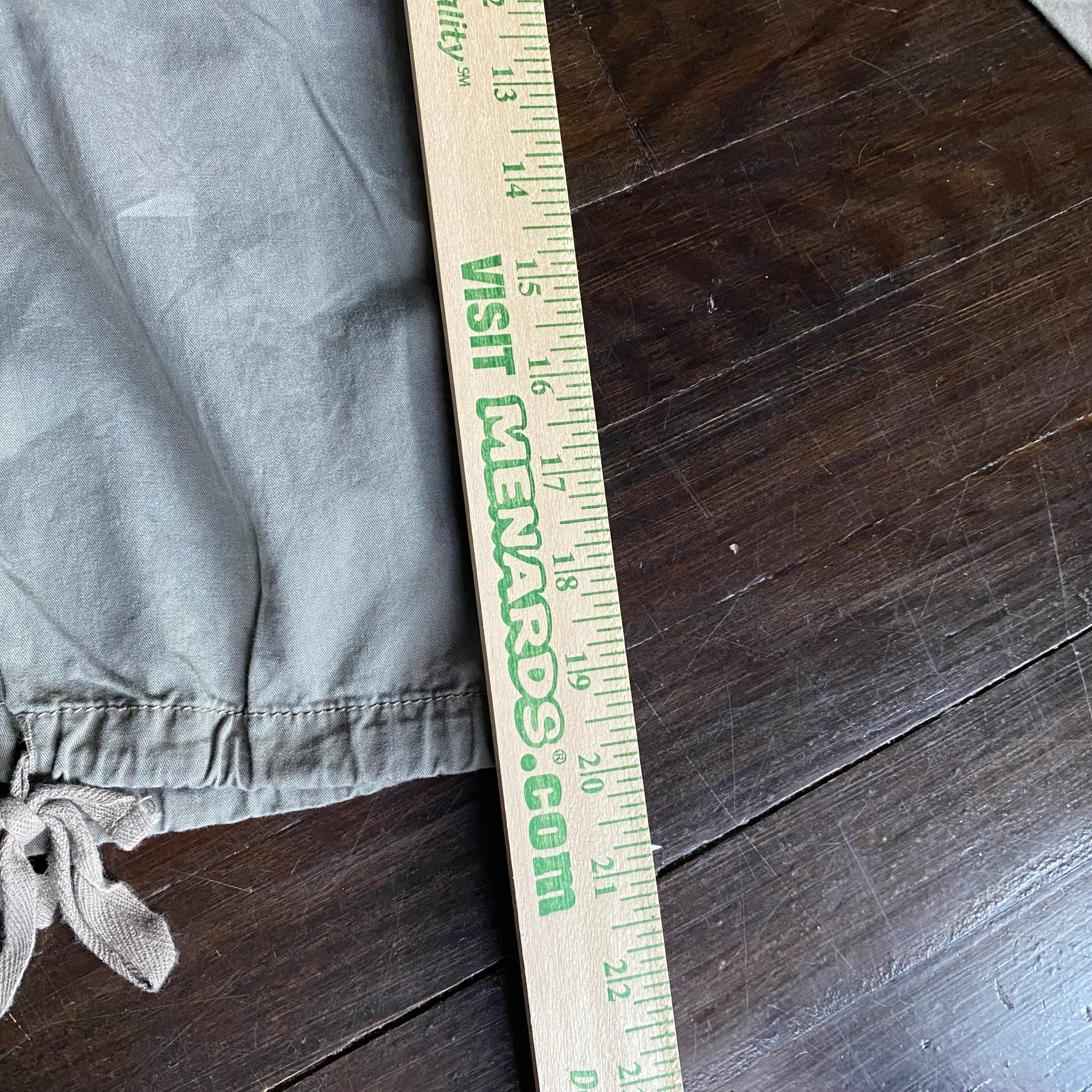 (5) Hang Ten 100% cotton earthy green cargo capri pants