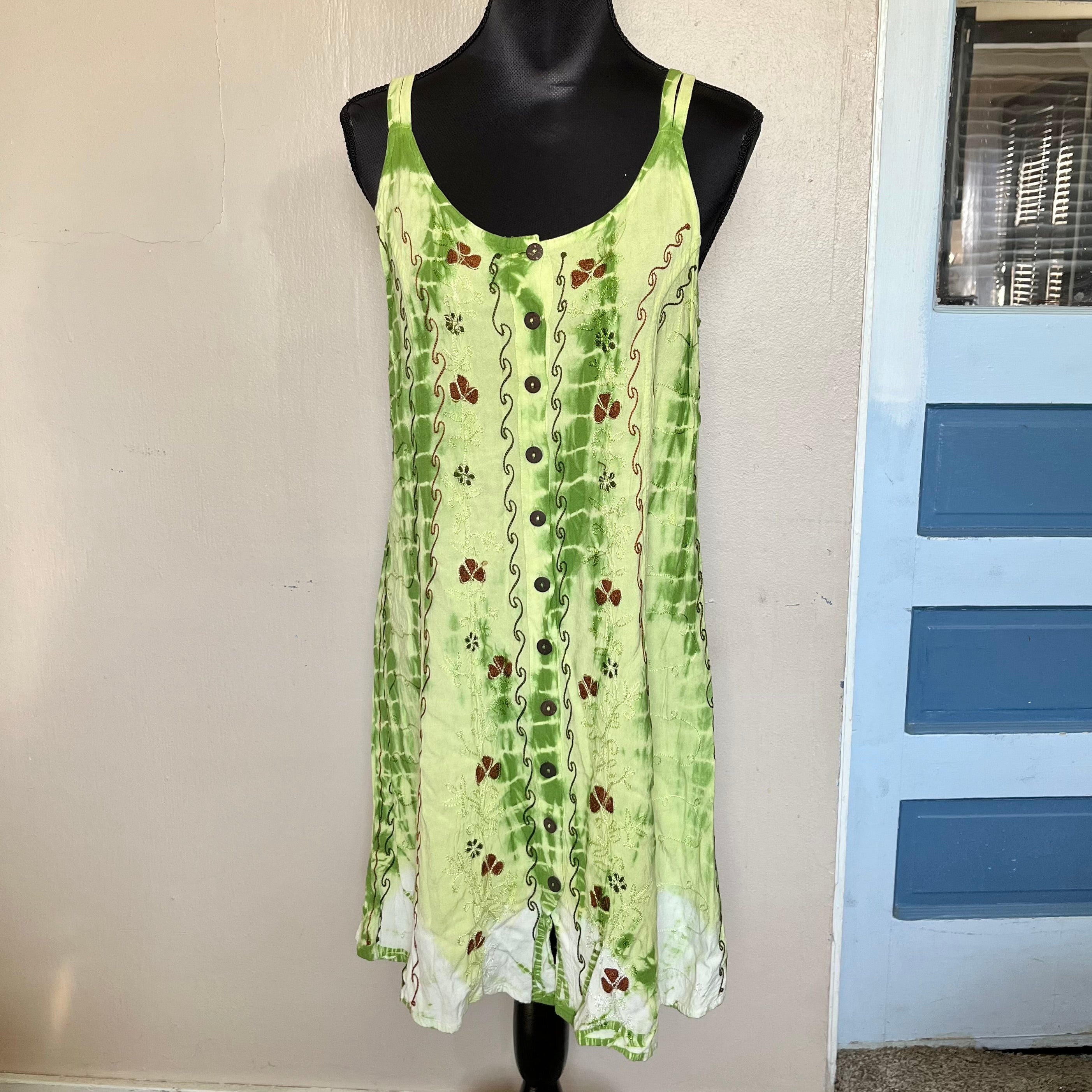 (One Size) Earthy green tie dye embroidered maxi dress
