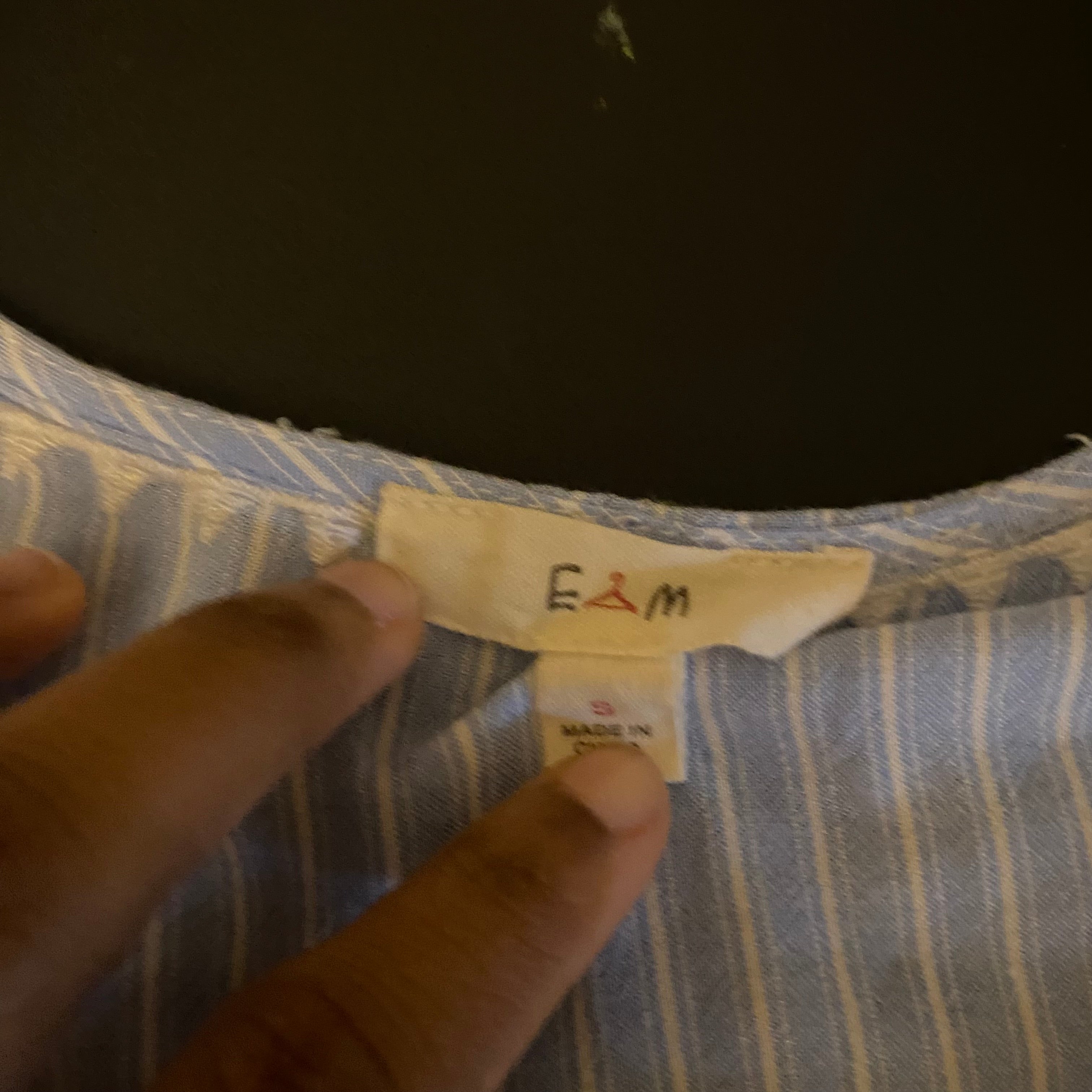 (S) Blue and white pinstripe floral embroidered blouse