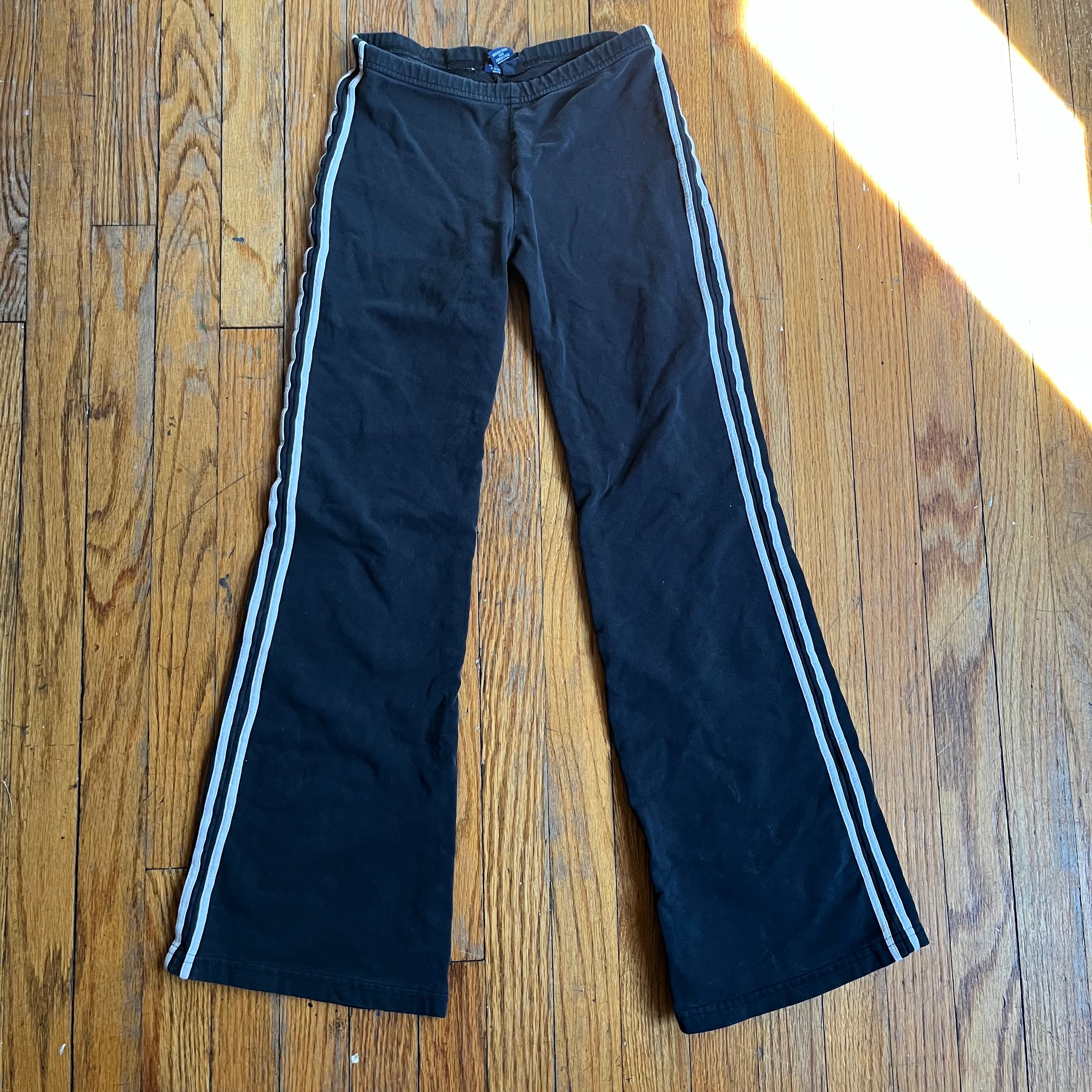 (M) 2000s black and white low rise flare jogger pants