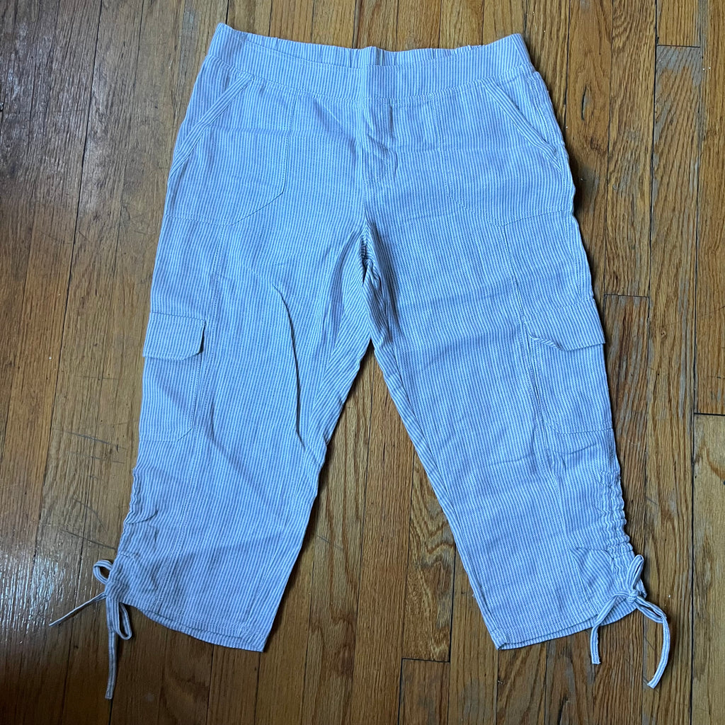 (8P) White and gray pinstripe linen cotton blend capri pants