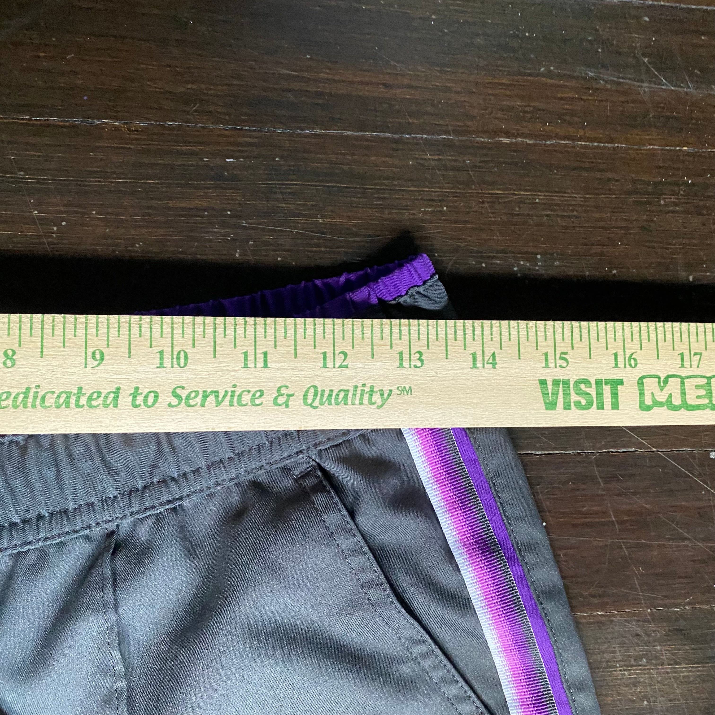 (Petite S) 2000s purple and black yoga capri pants